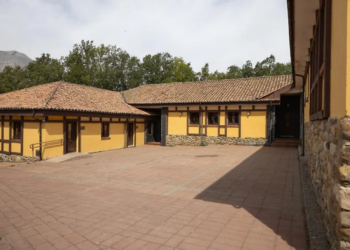 Отель Kyomu Velilla del Rio Carrion